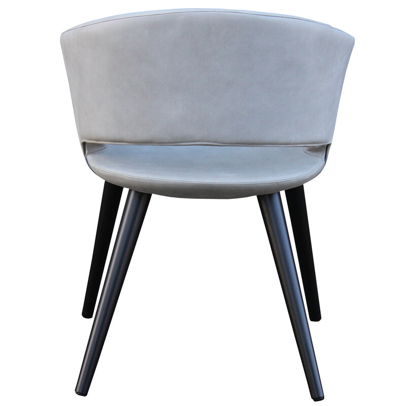 Busetto P258 <p>Poltroncina moderna con braccioli in massello di frassino, verniciatura personalizzabile in tinte da campionario 4
