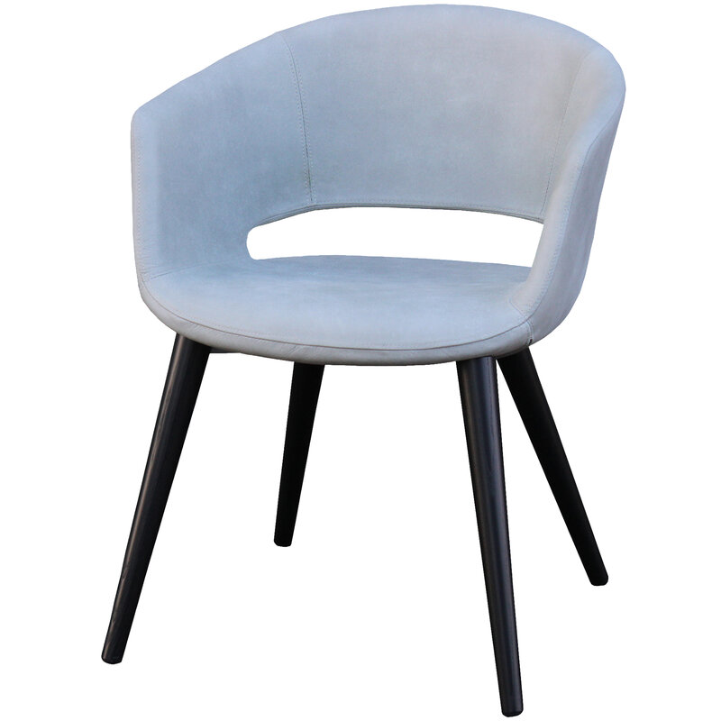 Busetto P258 <p>Poltroncina moderna con braccioli in massello di frassino, verniciatura personalizzabile in tinte da campionario 1