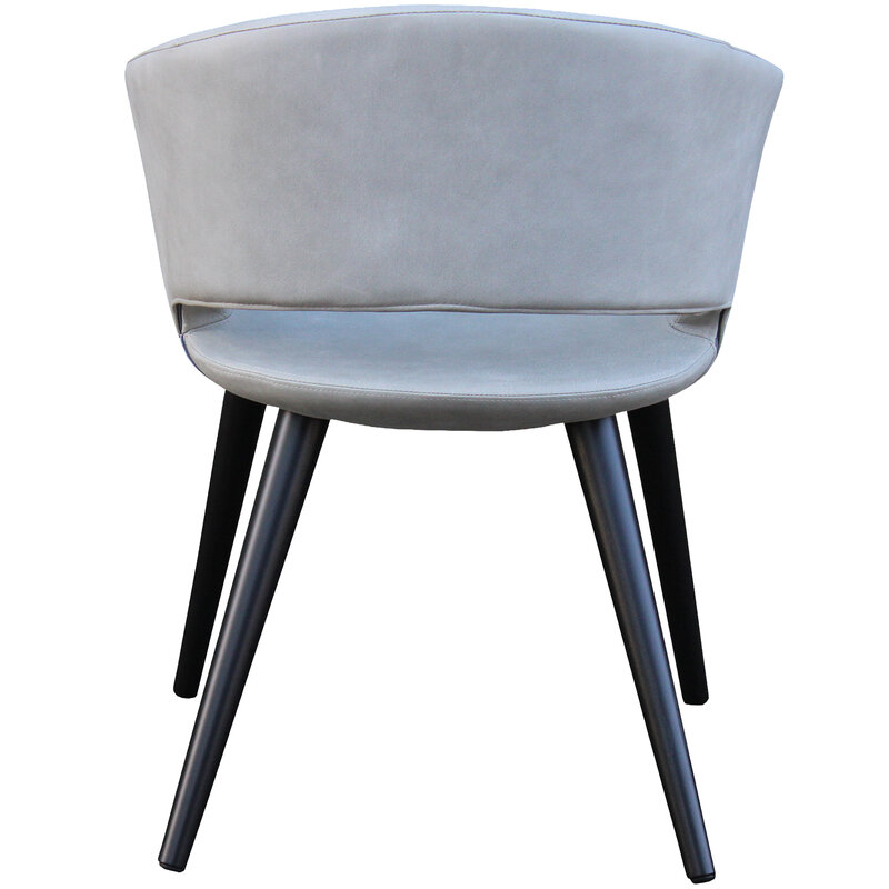 Busetto P258 <p>Poltroncina moderna con braccioli in massello di frassino, verniciatura personalizzabile in tinte da campionario 4