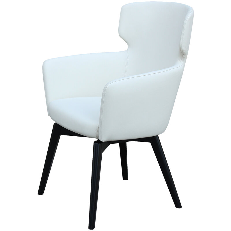 Busetto P273 <p>Poltroncina moderna con braccioli in massello di faggio, verniciatura personalizzabile in tinte da campionario 1