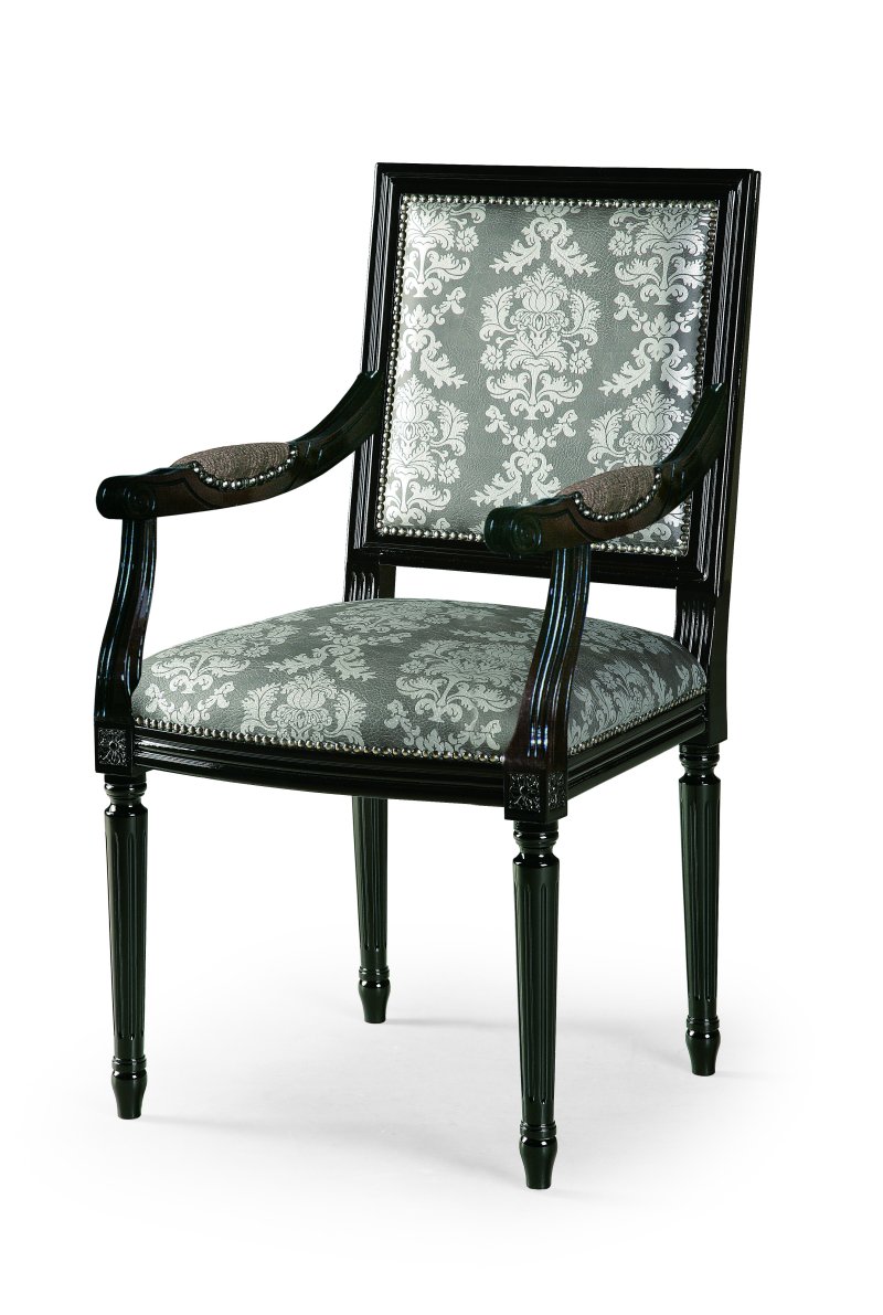 Busetto S717A Classical chair  with armrest in solid beech wood, available in a choice of finishes 1