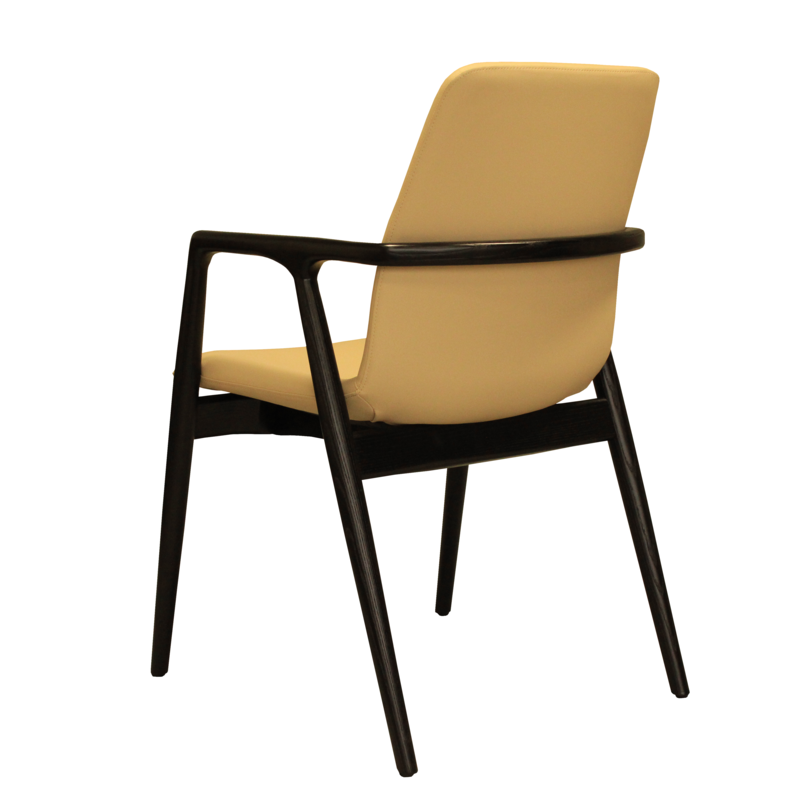 Busetto S011 <p><strong>Sedia dallo stile contemporaneo in massello di frassino o faggio (ORDINE MINIMO IN LEGNO DI FAGGIO 100 PZ)</strong> 3