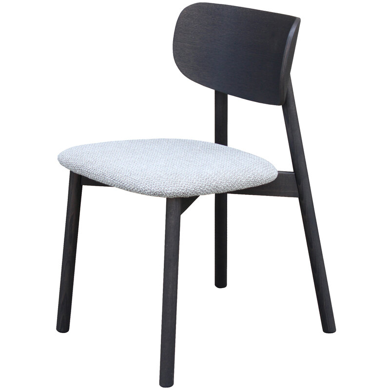 Busetto S015 <p>Sedia dallo stile moderno in massello di faggio o frassino 1